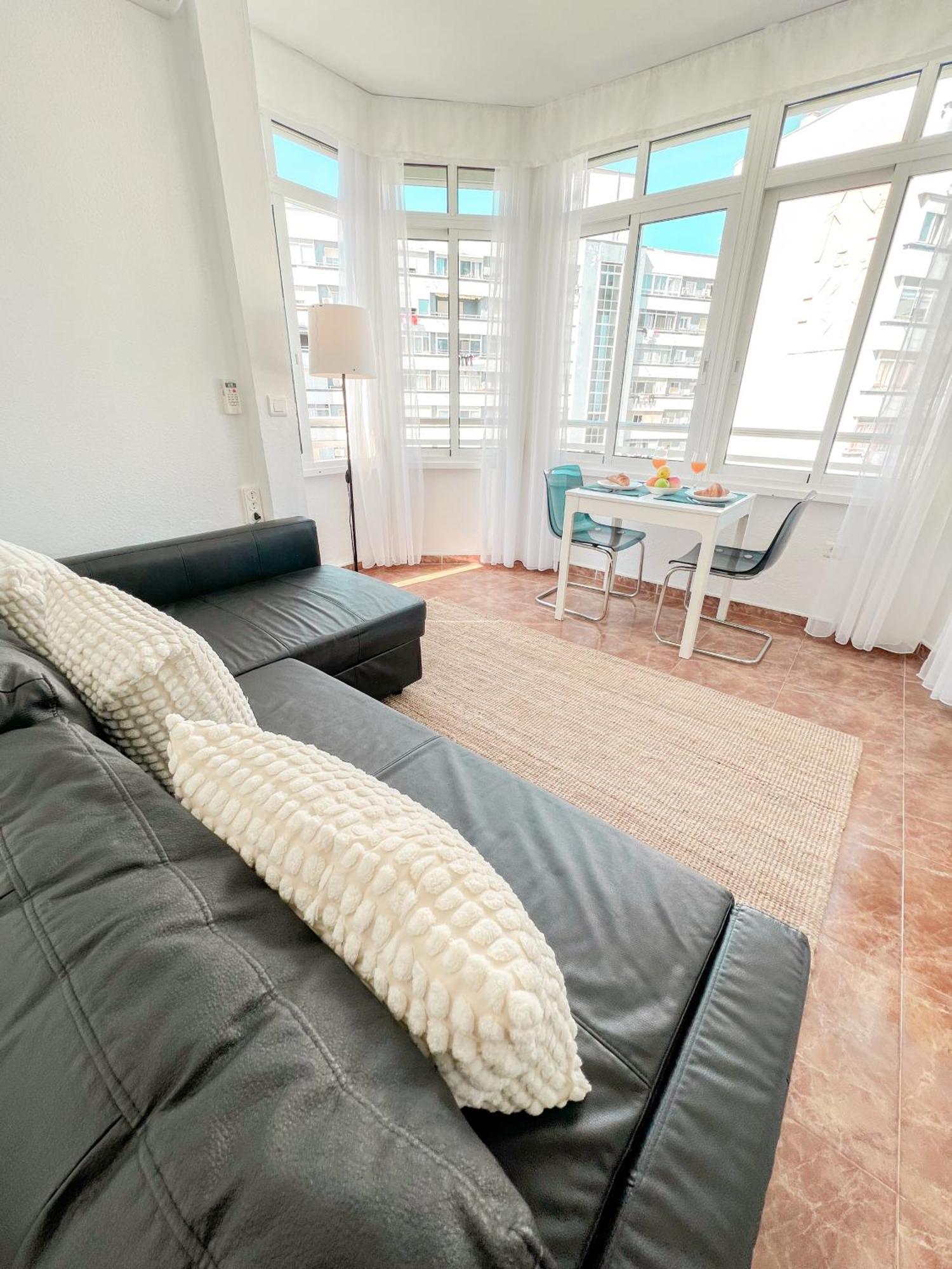 Cozy & Bright Flat Torremolinos Centre Lägenhet Exteriör bild